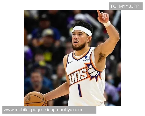 布克遭遇严密防守表现低迷18投仅4中贡献10分16助攻却有9次失误 布克遭遇严密防守表现低迷18投仅4中贡献10分16助攻却有9次失误