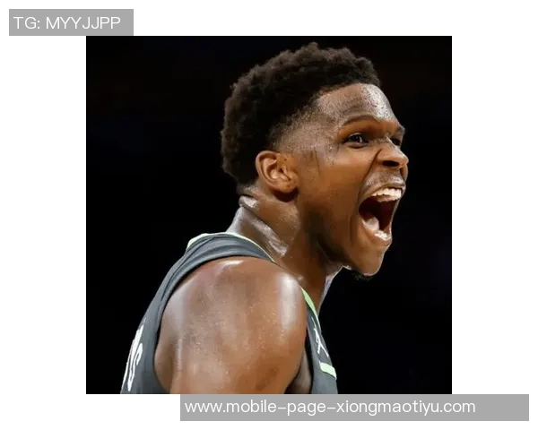 爱德华兹首节爆发拿下13分半场表现稳健三分球命中率高达40